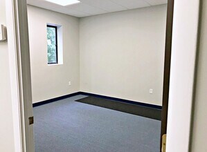 323 Andover St, Wilmington, MA à louer Photo intérieure– Image 2 sur 5