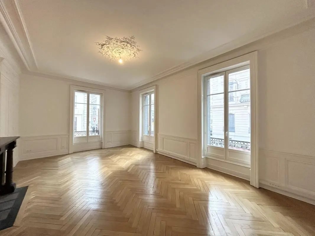 34 Rue Vaubecour, Lyon à louer Photo de l’immeuble– Image 1 sur 16