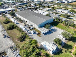 Plus de détails pour 2890 Cargo St, Fort Myers, FL - Industriel/Logistique à louer