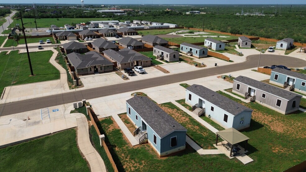 113 American Dr, Cotulla, TX à vendre - Photo de l’immeuble – Image 3 sur 8