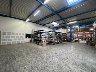 Plus de détails pour Local d'activités à louer