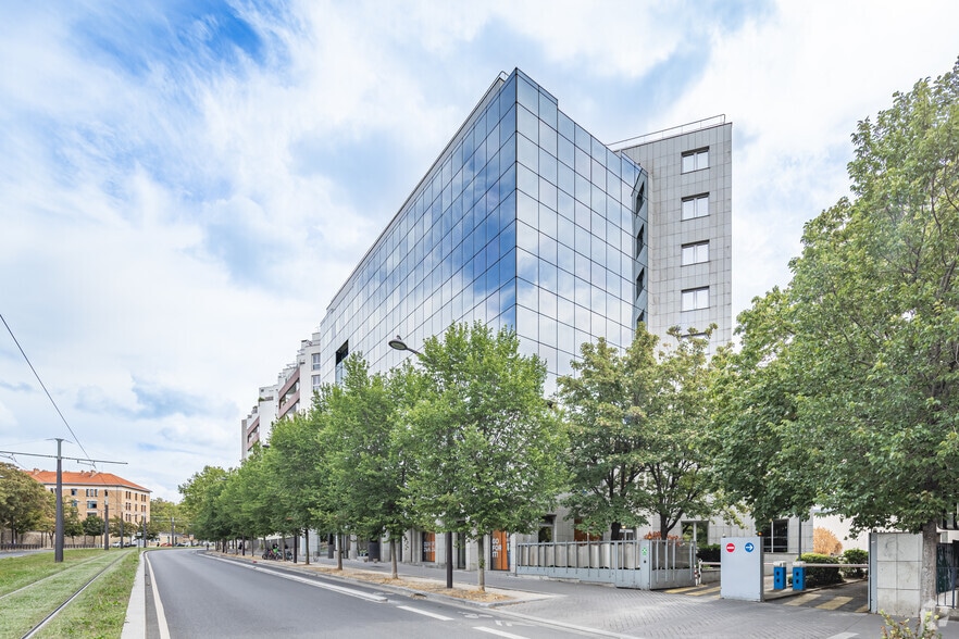 67-69 Boulevard Bessières, Paris à louer - Photo de l’immeuble – Image 3 sur 5