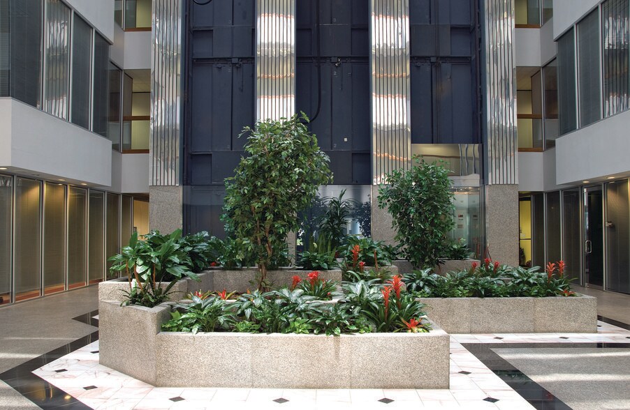 9800 Richmond Ave, Houston, TX à louer - Photo de l’immeuble – Image 2 sur 5