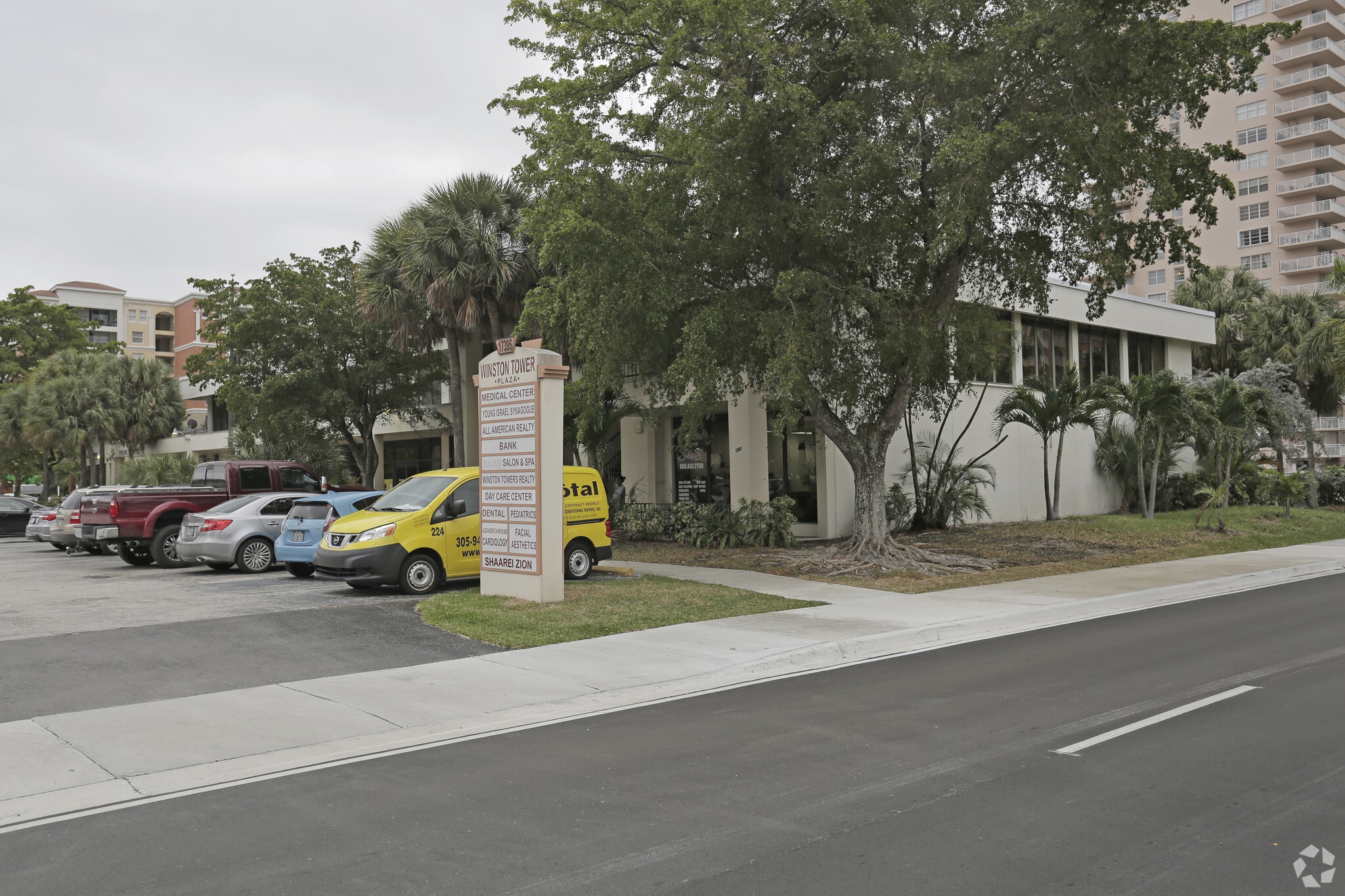 17395 N Bay Rd, Sunny Isles Beach, FL à louer Photo principale– Image 1 sur 9