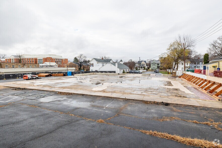 206 E Market St, Leesburg, VA à vendre - Photo de l’immeuble – Image 2 sur 2