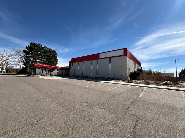 6750 E 44th Ave, Denver, CO à louer - Photo de l’immeuble – Image 2 sur 12