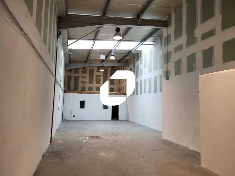 Bureau dans Mérignac à louer - Photo de l’immeuble – Image 2 sur 8