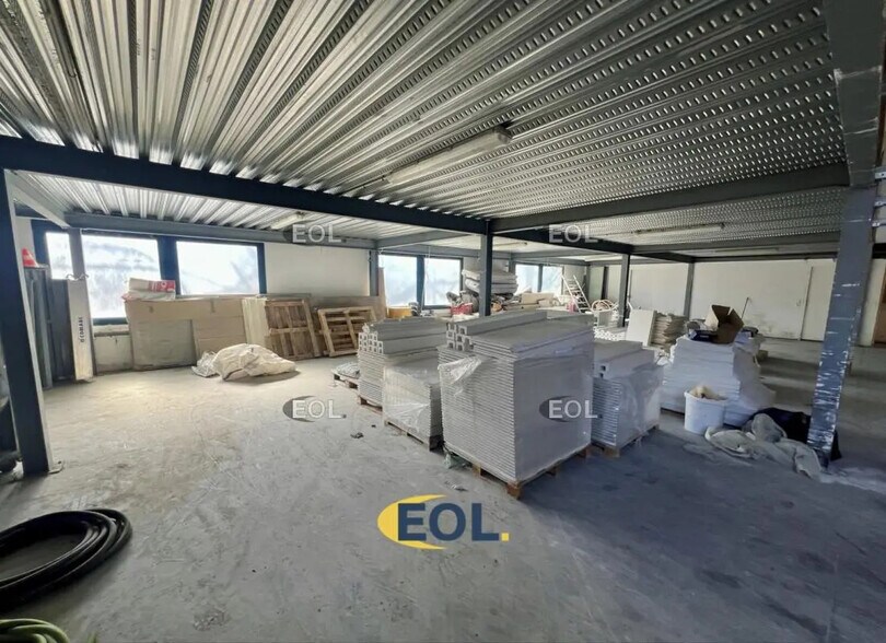 Industriel/Logistique dans La Courneuve à vendre - Photo de l’immeuble – Image 3 sur 4