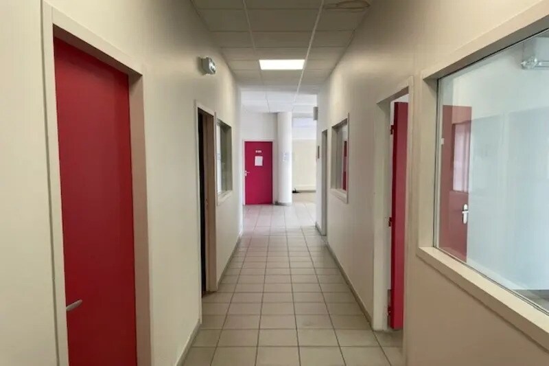 Bureau dans Béziers à louer - Photo de l’immeuble – Image 3 sur 7