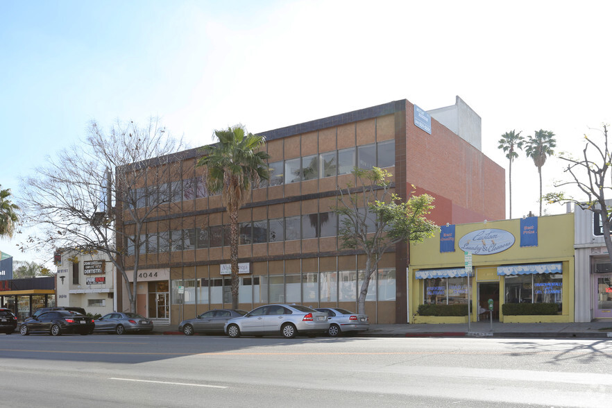 14044 Ventura Blvd, Sherman Oaks, CA à louer - Photo principale – Image 1 sur 8