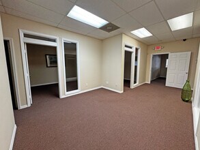 15250 S US 41/ Tamiami Trl, Fort Myers, FL à louer Photo intérieure– Image 2 sur 3