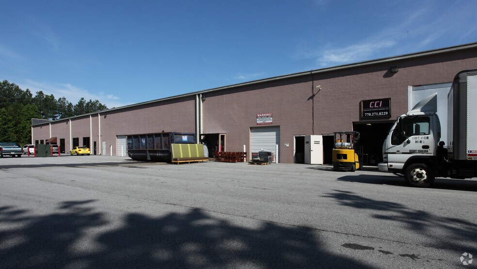 4908 Golden Pky, Buford, GA à louer - Photo de l’immeuble – Image 2 sur 15