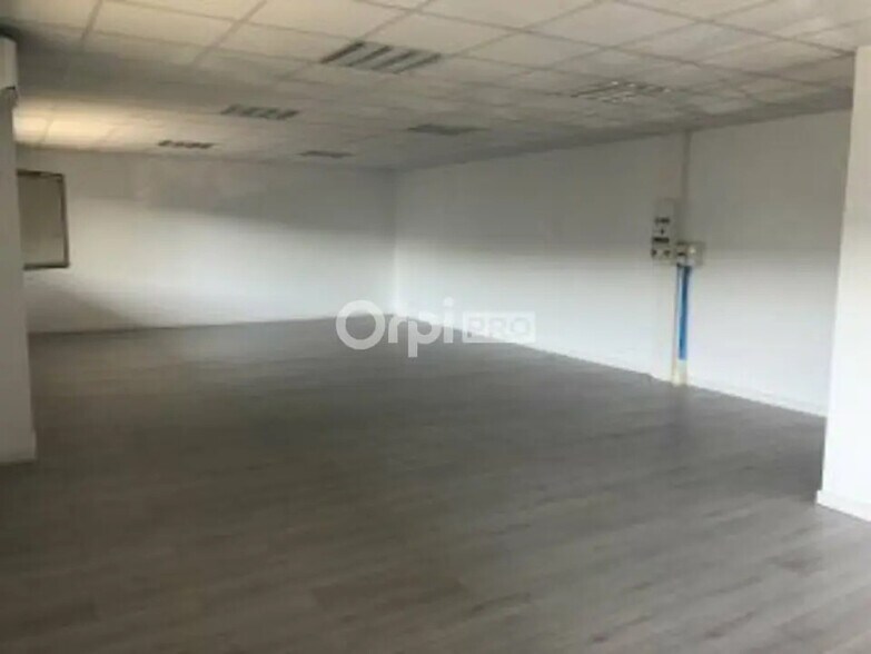 Bureau dans Canéjan à louer - Photo intérieure – Image 2 sur 6