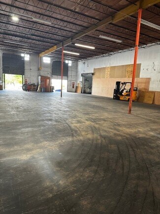 Plus de détails pour 5950 Angler's Ave, Dania Beach, FL - Industriel/Logistique à louer