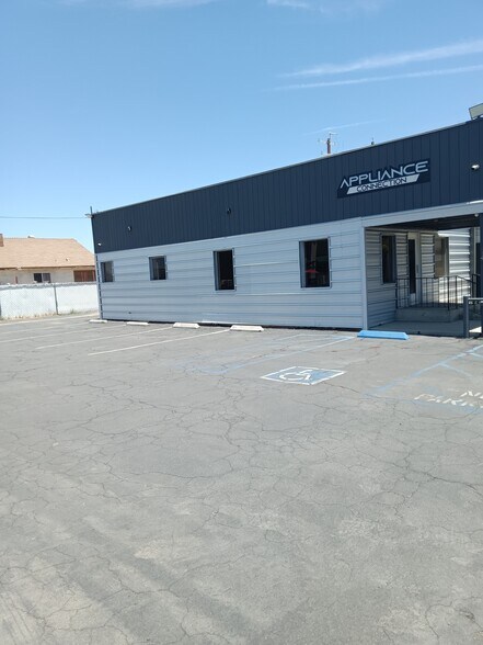 2622 Fairhaven Dr, Bakersfield, CA à louer - Photo de l’immeuble – Image 3 sur 25