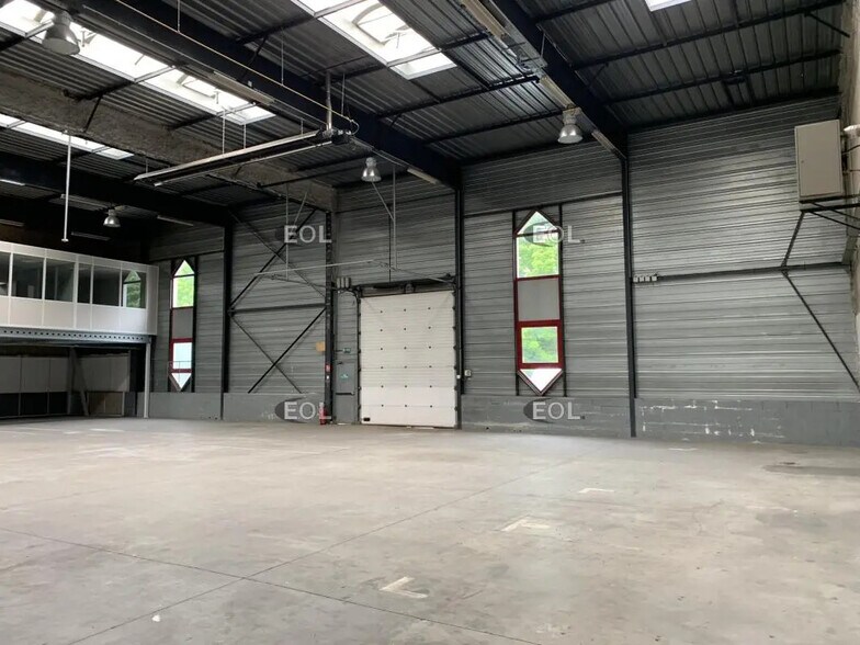 Industriel/Logistique dans Élancourt à louer - Photo intérieure – Image 3 sur 10