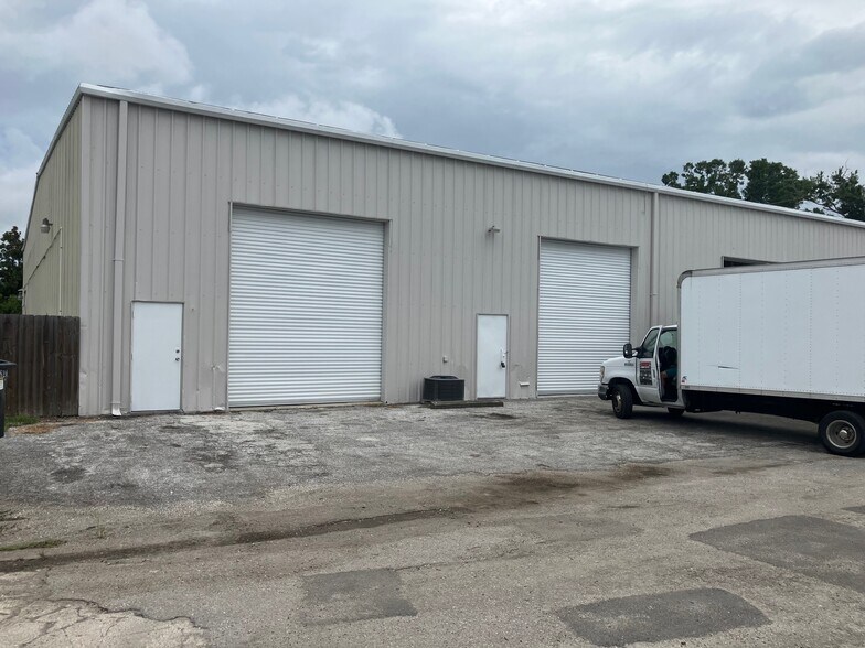 9161 131st Pl N, Largo, FL à louer - Photo de l’immeuble – Image 3 sur 11
