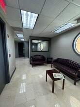7875 SW 104th St, Miami, FL à louer Photo intérieure– Image 1 sur 9