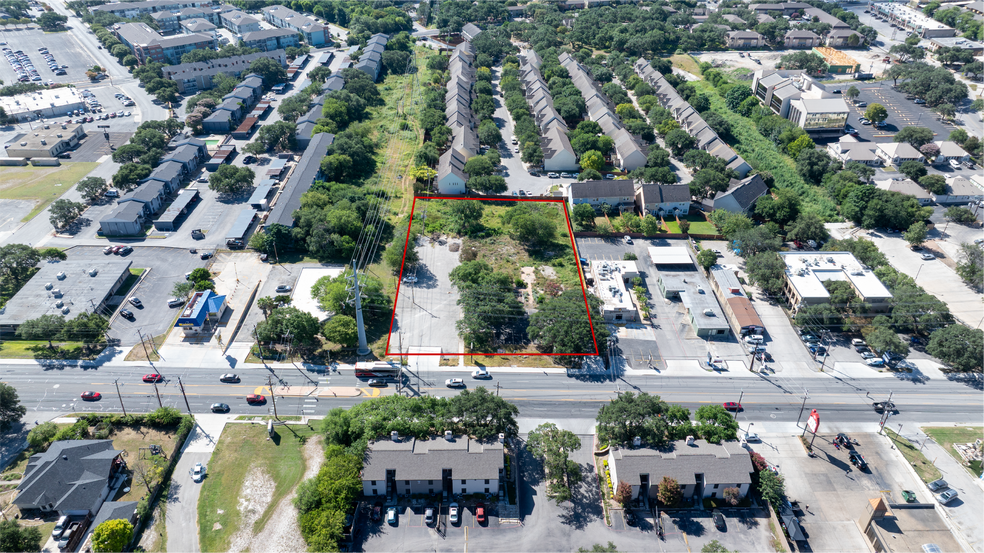 9030 Wurzbach Rd, San Antonio, TX à vendre - Photo de l’immeuble – Image 2 sur 6