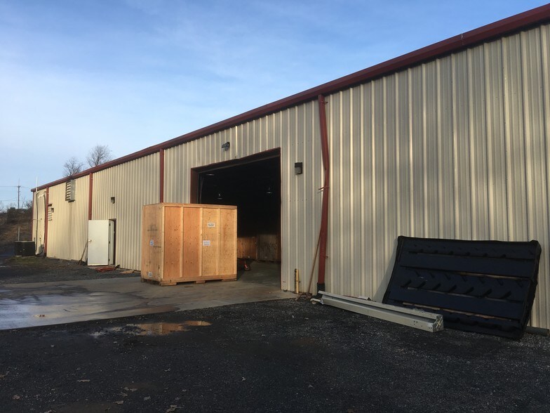 15142 Spotswood Trl, Ruckersville, VA à vendre - Photo de l’immeuble – Image 2 sur 5