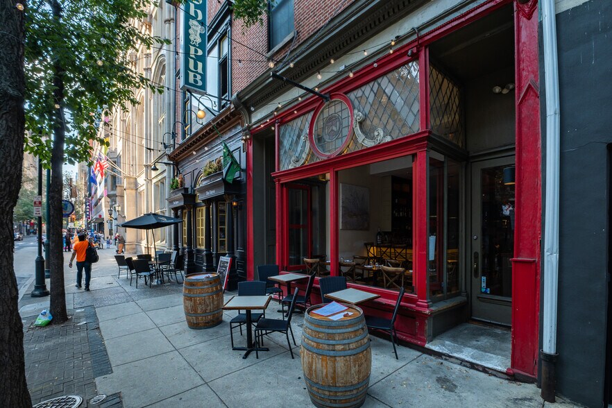1121 Walnut St, Philadelphia, PA à vendre - Photo de l’immeuble – Image 3 sur 19