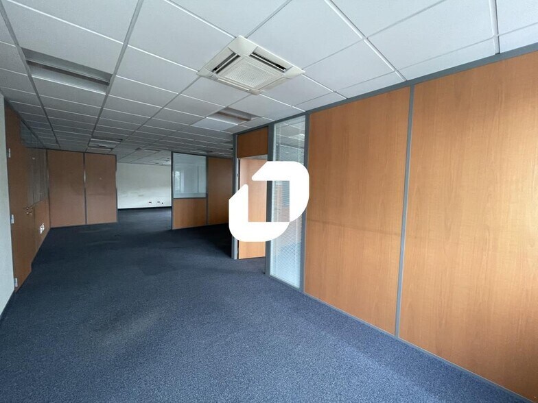 Bureau dans Torcy à louer - Photo intérieure – Image 3 sur 5