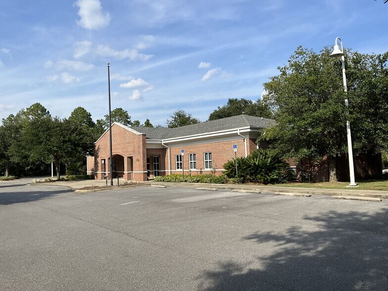 5784 Chumuckla Hwy, Pace, FL à louer - Photo de l’immeuble – Image 2 sur 4