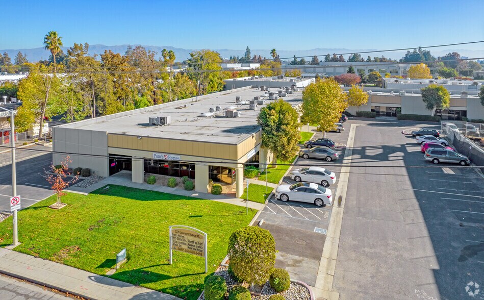 1111 N Elko Dr, Sunnyvale, CA à louer - Photo de l’immeuble – Image 2 sur 5