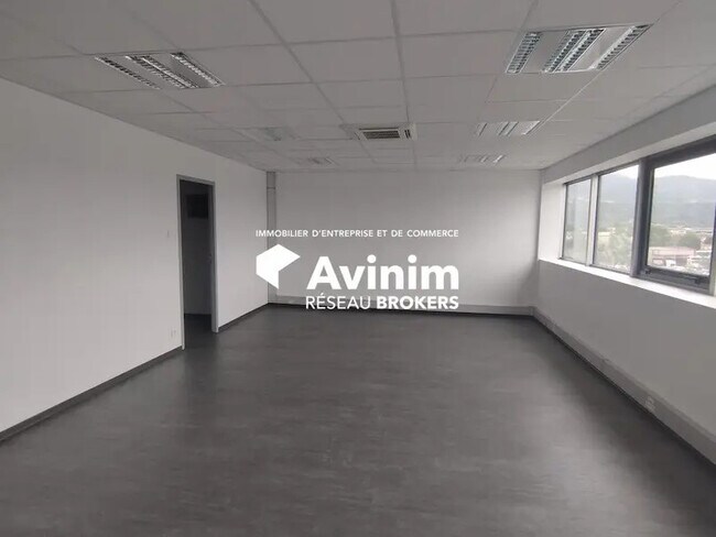 Plus de détails pour Bureau à louer