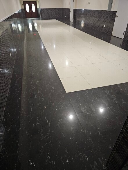 6802-6828 Fresh Meadow Ln, Fresh Meadows, NY à louer - Photo intérieure – Image 3 sur 3