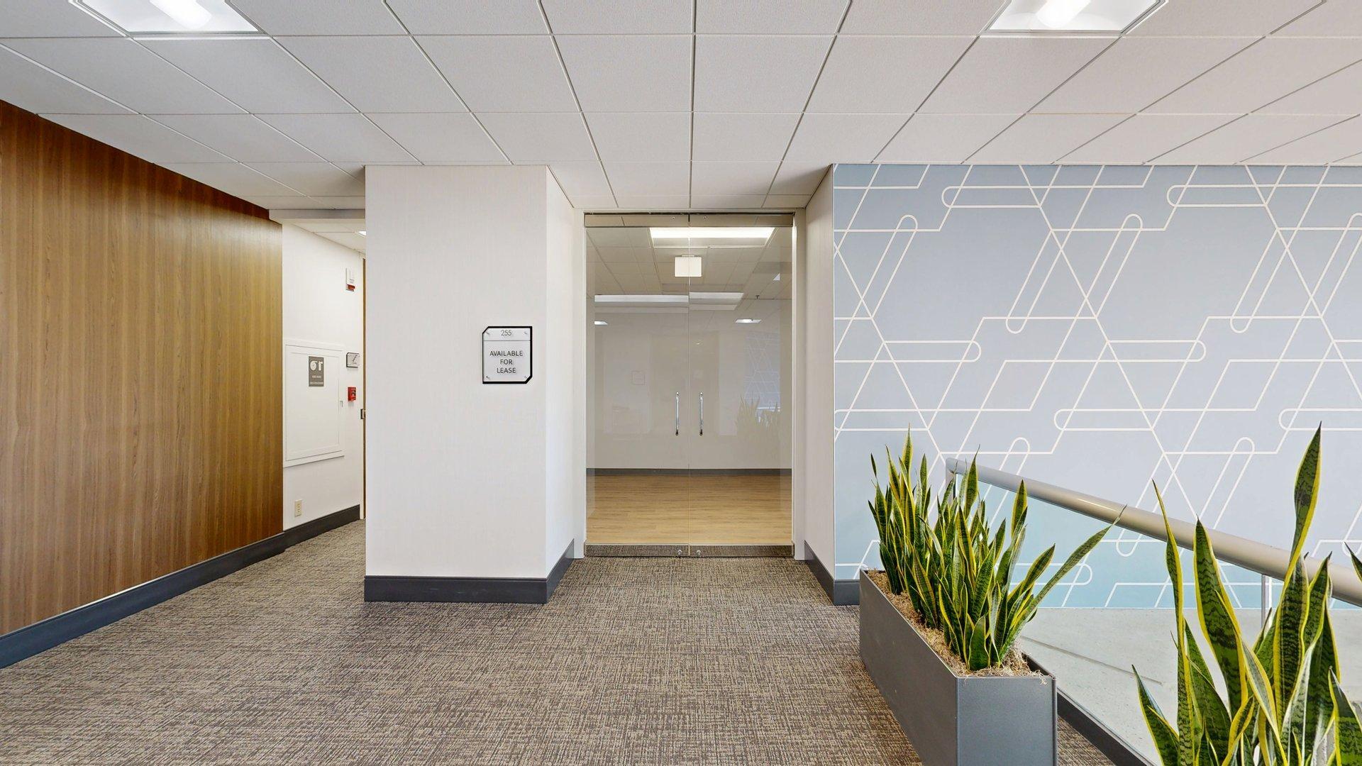 5901 Peachtree Dunwoody Rd NE, Atlanta, GA à louer Photo intérieure– Image 1 sur 14