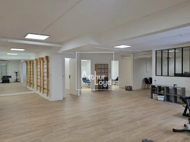 Bureau dans Melun à vendre - Photo intérieure – Image 2 sur 7