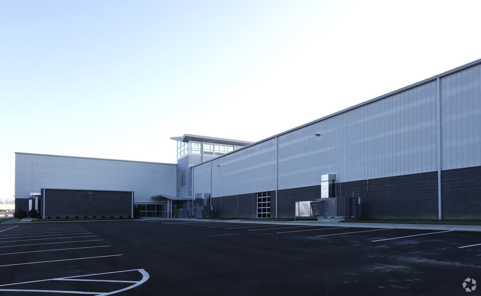 700 Dolwick Rd, Erlanger, KY à louer - Photo de l’immeuble – Image 3 sur 3