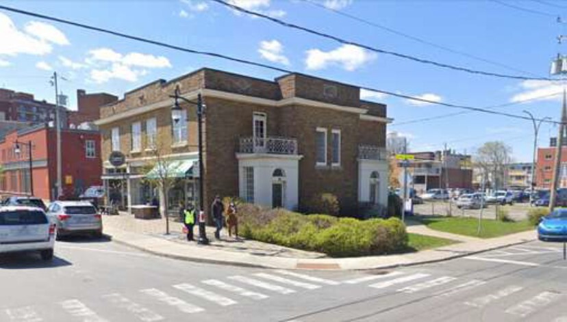 497 Av Notre-Dame, Saint-lambert, QC à louer - Photo principale – Image 1 sur 1
