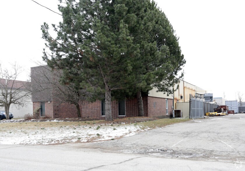 15 Howard Pl, Kitchener, ON à vendre - Photo de l’immeuble – Image 2 sur 38