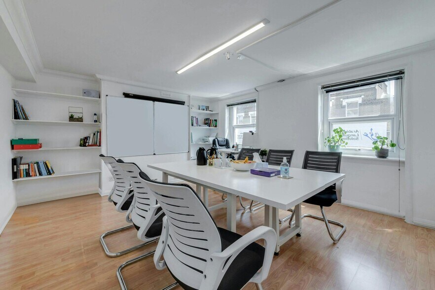 26 Goodge St, Londres à louer - Photo de l’immeuble – Image 3 sur 6