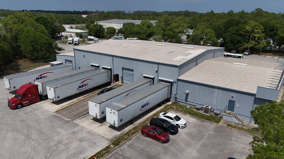 7035 Davis Creek Rd, Jacksonville, FL à louer - Photo de l’immeuble – Image 2 sur 6