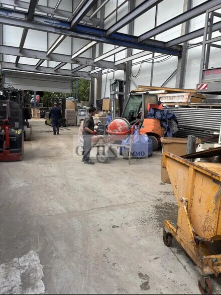 Industriel/Logistique dans Villeneuve-la-Garenne à louer - Photo de l’immeuble – Image 2 sur 4