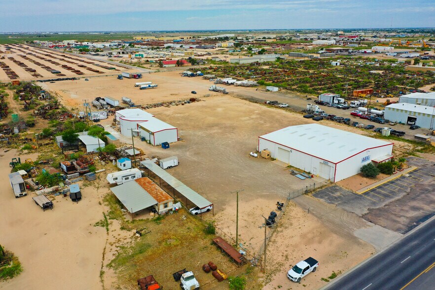 2690 S County Rd W, Odessa, TX à louer - Photo de l’immeuble – Image 2 sur 11