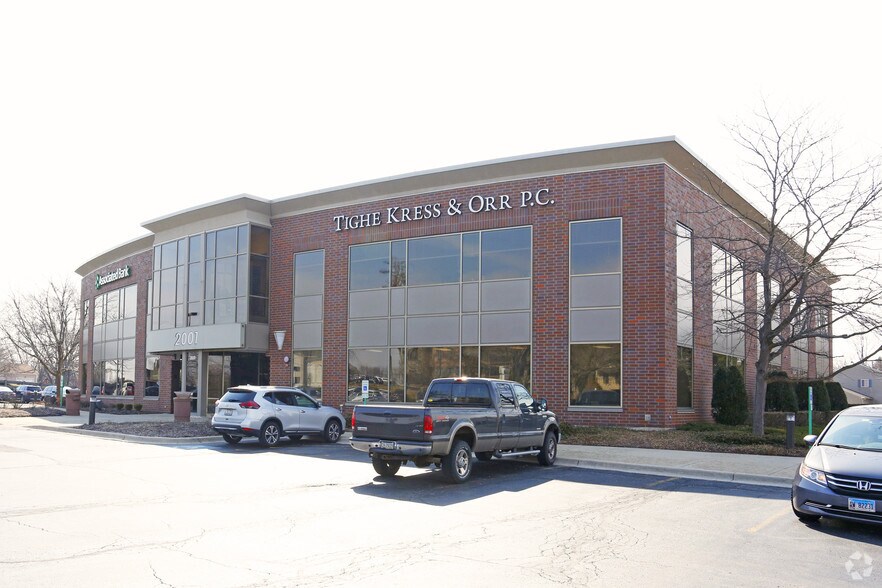 2001 Larkin Ave, Elgin, IL à louer - Photo de l’immeuble – Image 2 sur 2