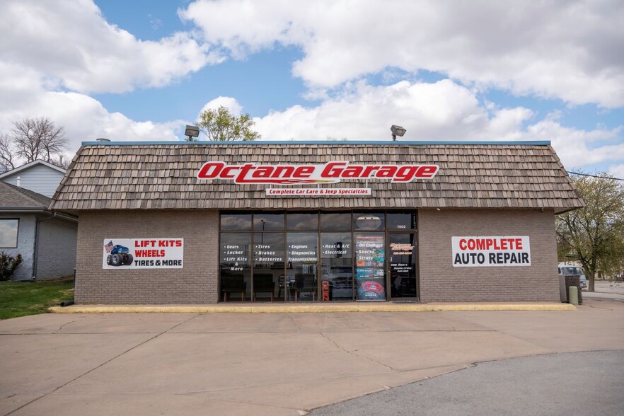 7002 L St, Omaha, NE à vendre - Photo de l’immeuble – Image 1 sur 11