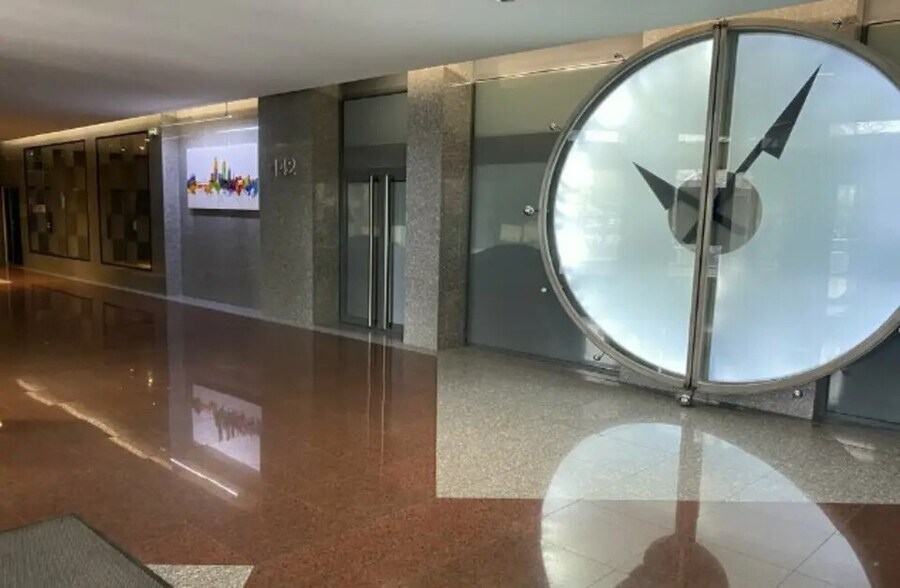 Bureau dans Lyon à louer - Hall d’entrée – Image 2 sur 2