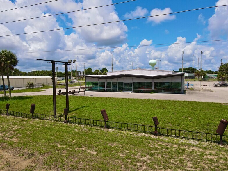 110 US 27 N, Lake Placid, FL à louer - Photo de l’immeuble – Image 3 sur 5