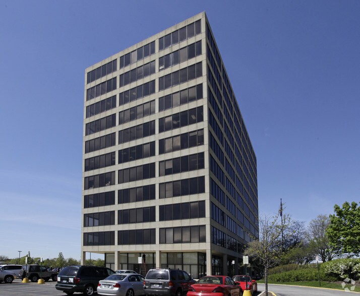 1701 E Woodfield Rd, Schaumburg, IL à louer - Photo de l’immeuble – Image 3 sur 28