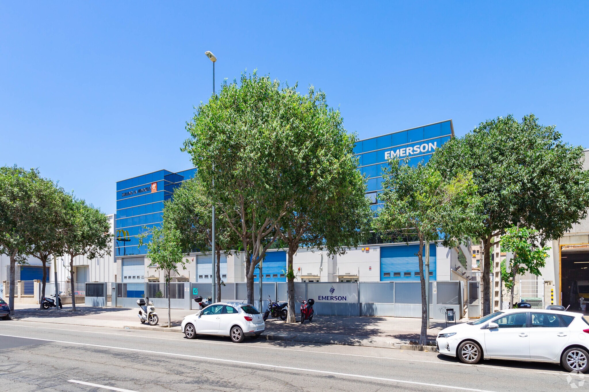 Industriel/Logistique dans Cornellà de Llobregat, Barcelona à louer Photo principale– Image 1 sur 5
