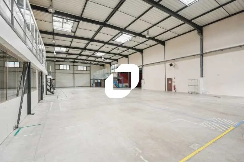 97 Allée Alexandre Borodine, Saint-Priest à louer - Photo de l’immeuble – Image 3 sur 17