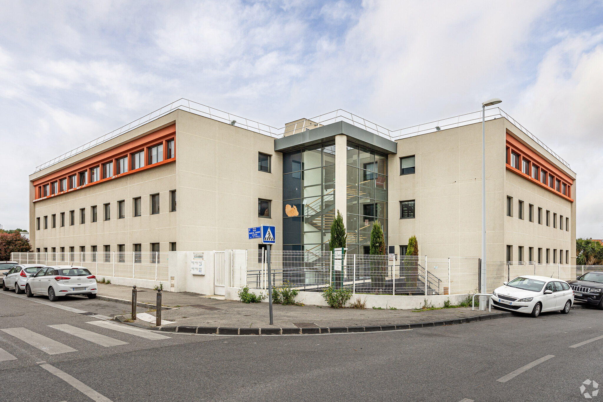 18 Rue Elie Pelas, Marseille à louer Photo principale– Image 1 sur 4