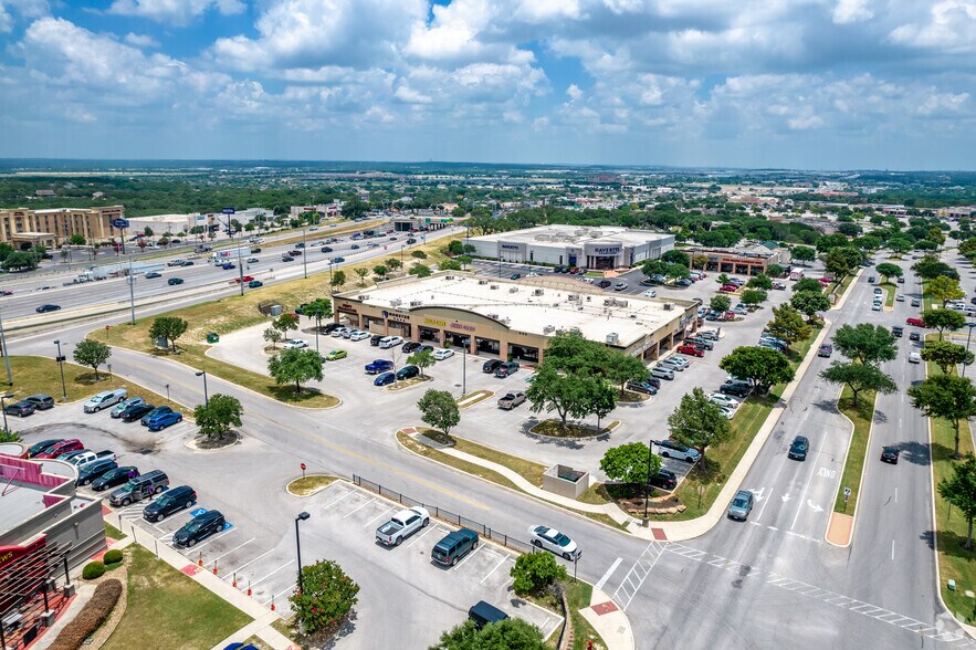 8235 Agora Pky, Selma, TX à louer - Aérien – Image 2 sur 5