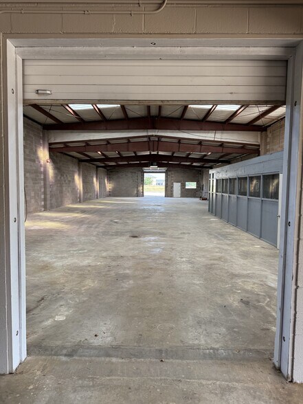 1315 Franklin Dr, San Marcos, TX à louer - Photo intérieure – Image 2 sur 3