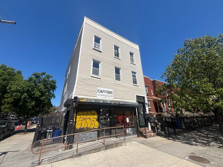 447 Central Ave, Brooklyn, NY à louer - Photo de l’immeuble – Image 2 sur 10